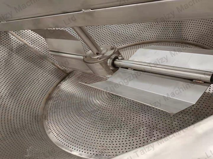 frying chamber and mixer shafts