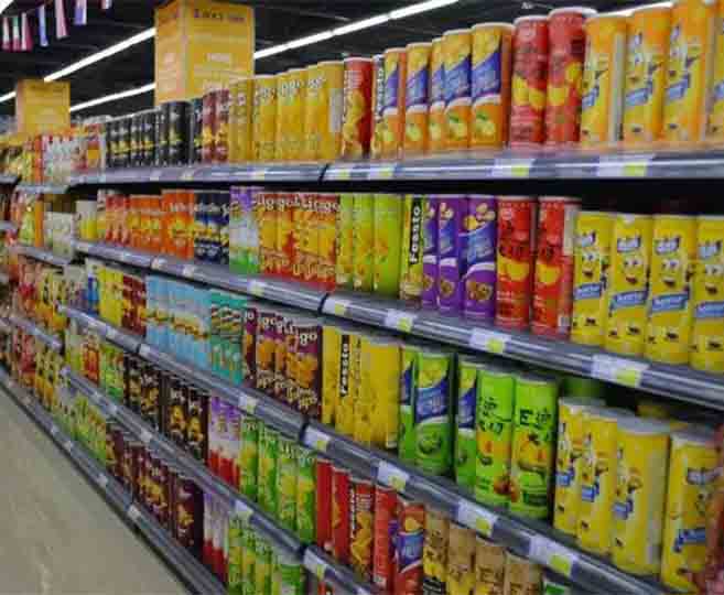 potato-chips-cans-on-shelves
