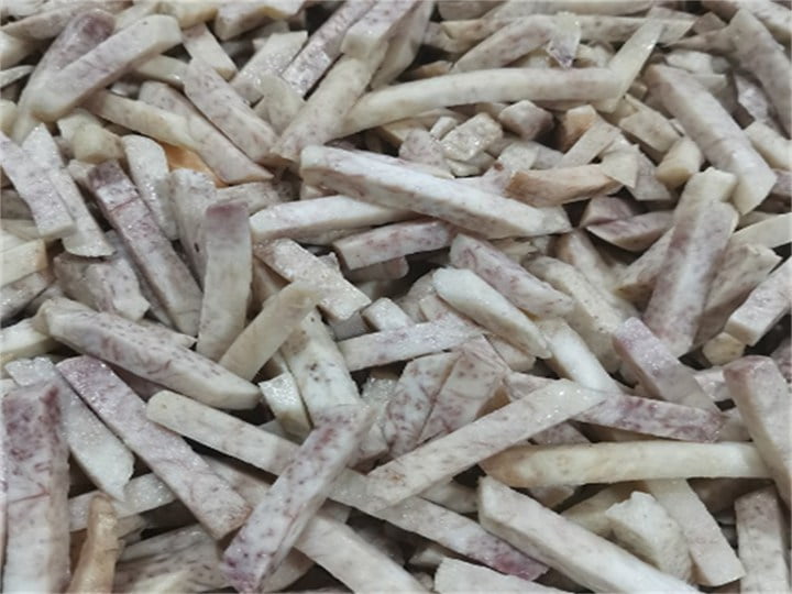 taro slices cut by taro fries machine